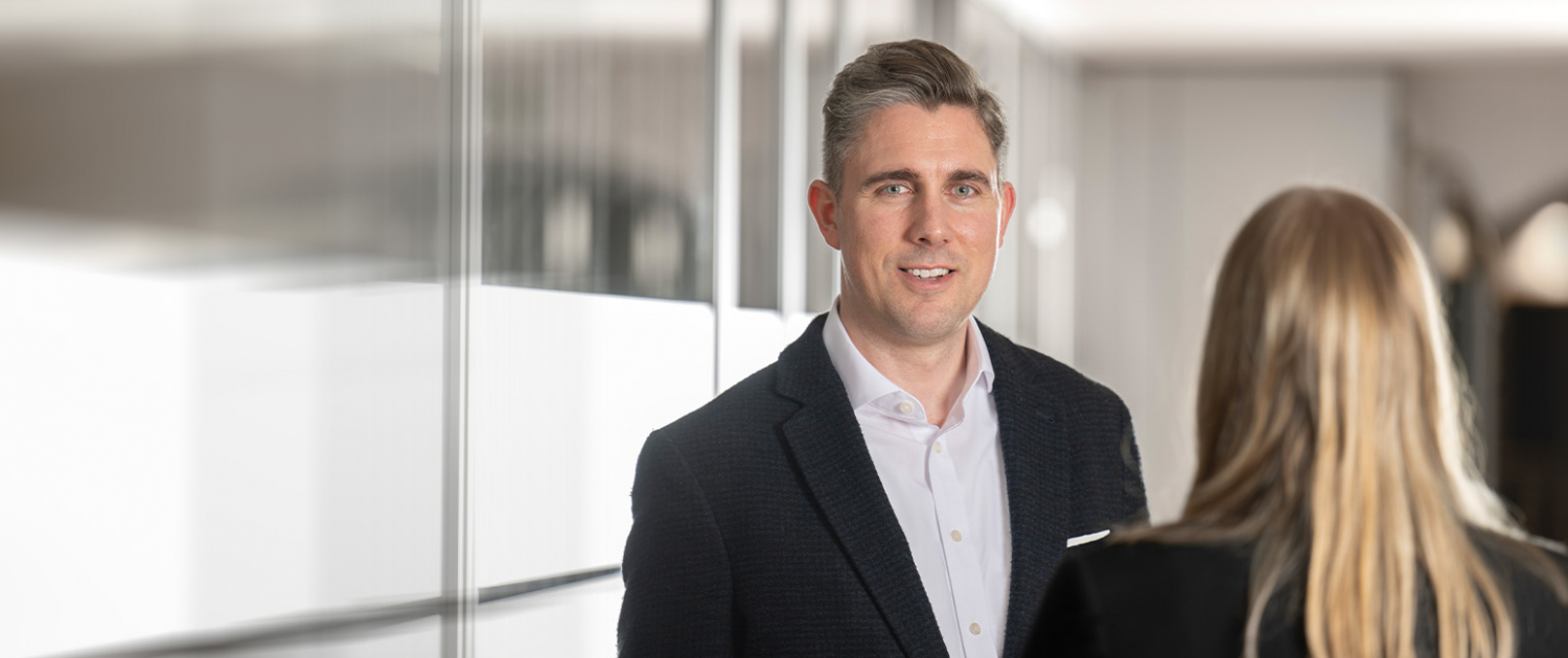 Philipp Töhne blickt freundlich in die Kamera